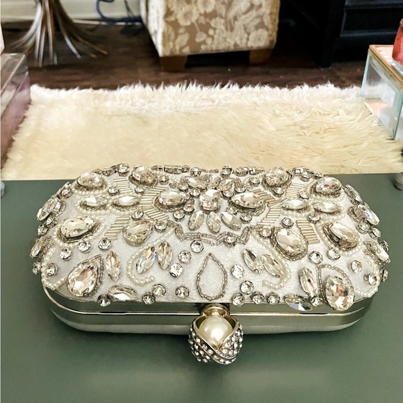 Crystal Covered Clutch w/Silver Chain New